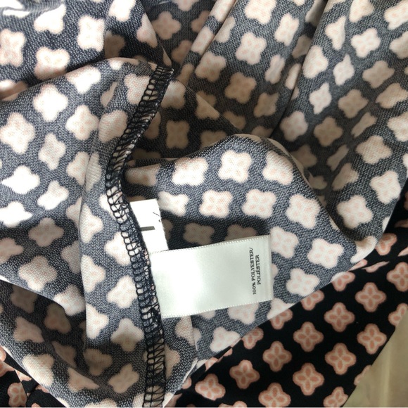 Ann Taylor True Wrap Medallion 3/4 sleeve Dress - Picture 4 of 4